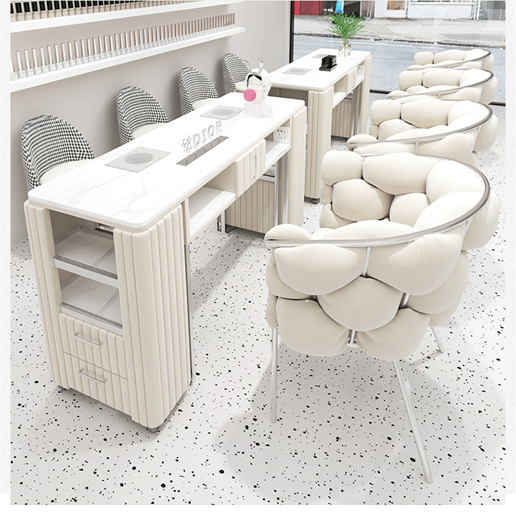 Set Tavolo e Sedia per Manicur - Interior Design Nail Salon recensione e prezzo